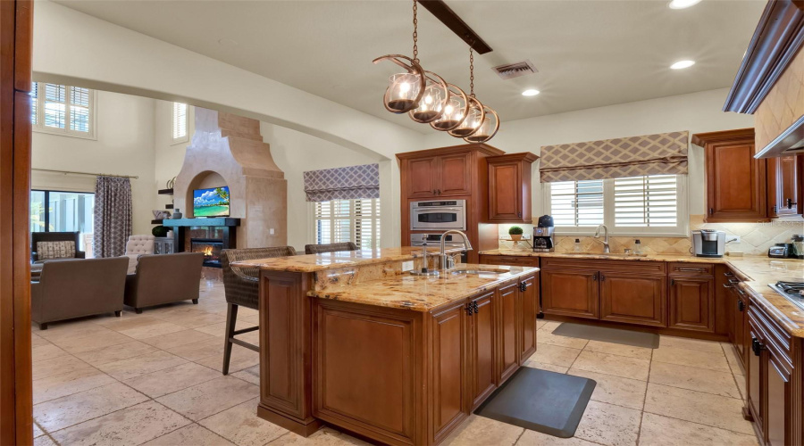 REUNION, Florida 34747, 7 Bedrooms Bedrooms, ,6 BathroomsBathrooms,Residential,For Sale,GRAND TRAVERSE,0,MFRO6336082