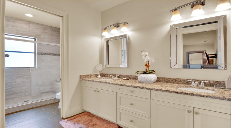 REUNION, Florida 34747, 7 Bedrooms Bedrooms, ,6 BathroomsBathrooms,Residential,For Sale,GRAND TRAVERSE,0,MFRO6336082