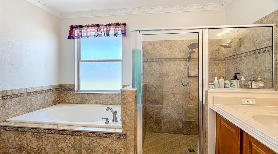 KISSIMMEE, Florida 34746, 3 Bedrooms Bedrooms, ,2 BathroomsBathrooms,Residential,For Sale,GOLDEN KNOT,0,MFRS5147803