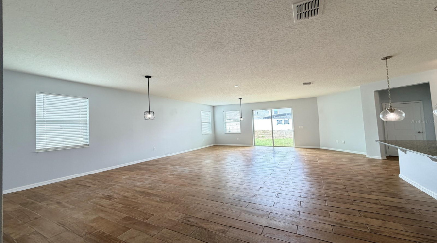 DAVENPORT, Florida 33897, 4 Bedrooms Bedrooms, ,2 BathroomsBathrooms,Residential,For Sale,BISCOTTO,0,MFRS5148183