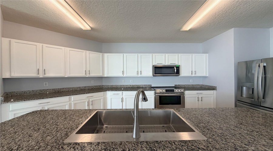 DAVENPORT, Florida 33897, 4 Bedrooms Bedrooms, ,2 BathroomsBathrooms,Residential,For Sale,BISCOTTO,0,MFRS5148183