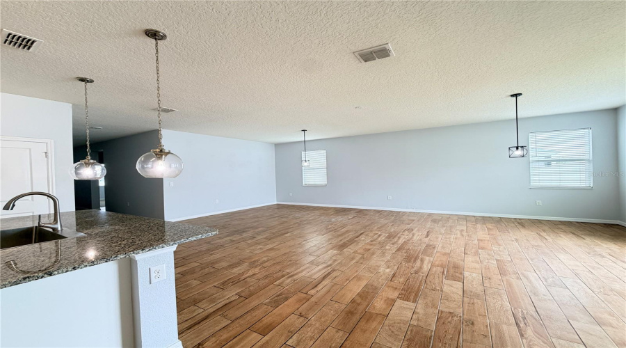 DAVENPORT, Florida 33897, 4 Bedrooms Bedrooms, ,2 BathroomsBathrooms,Residential,For Sale,BISCOTTO,0,MFRS5148183