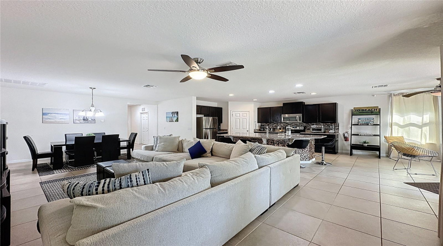 DAVENPORT, Florida 33896, 4 Bedrooms Bedrooms, ,3 BathroomsBathrooms,Residential,For Sale,YORKSHIRE,0,MFRS5145933
