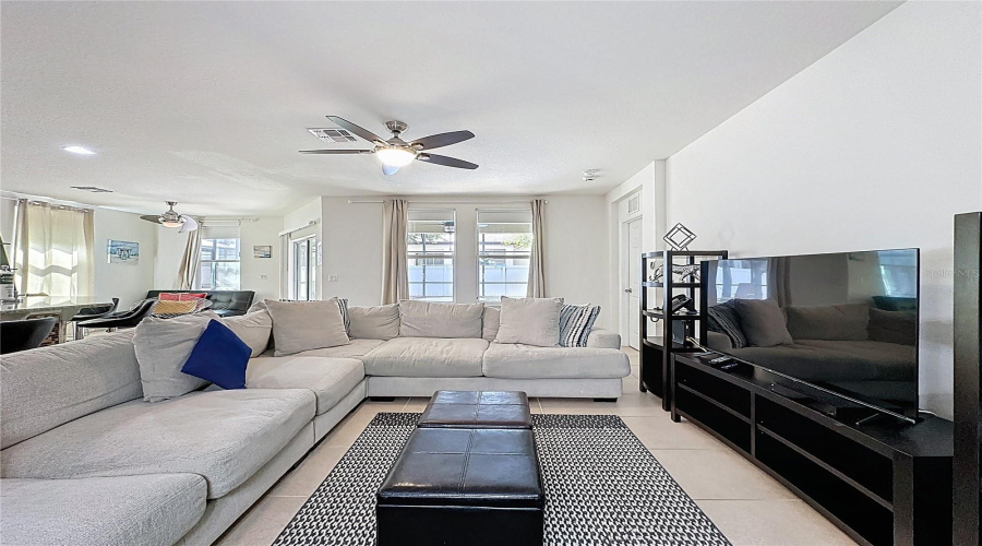 DAVENPORT, Florida 33896, 4 Bedrooms Bedrooms, ,3 BathroomsBathrooms,Residential,For Sale,YORKSHIRE,0,MFRS5145933