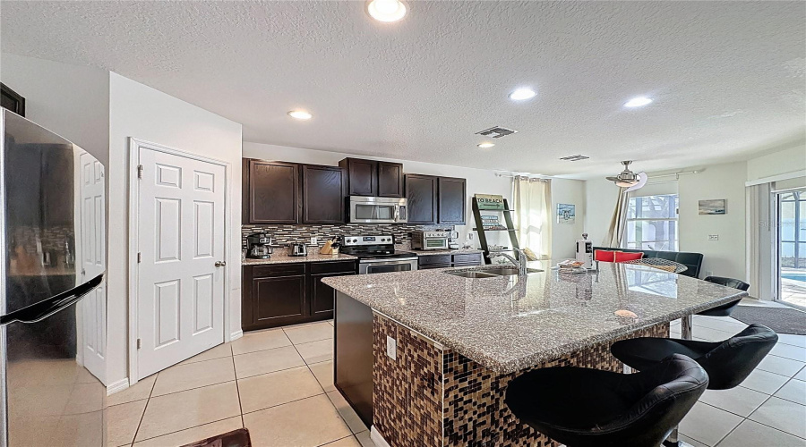 DAVENPORT, Florida 33896, 4 Bedrooms Bedrooms, ,3 BathroomsBathrooms,Residential,For Sale,YORKSHIRE,0,MFRS5145933