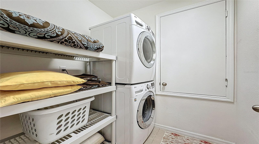 DAVENPORT, Florida 33896, 4 Bedrooms Bedrooms, ,3 BathroomsBathrooms,Residential,For Sale,YORKSHIRE,0,MFRS5145933