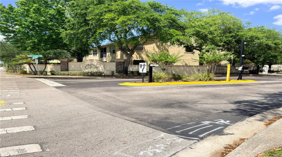 KISSIMMEE, Florida 34746, 4 Bedrooms Bedrooms, ,3 BathroomsBathrooms,Residential,For Sale,CLUB CORTILE,0,MFRO6400476