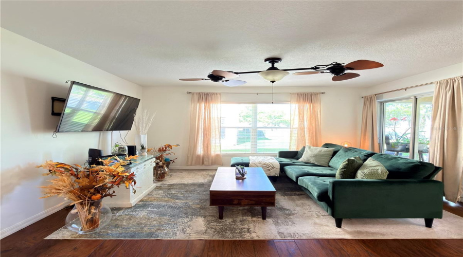 KISSIMMEE, Florida 34746, 4 Bedrooms Bedrooms, ,3 BathroomsBathrooms,Residential,For Sale,CLUB CORTILE,0,MFRO6400476