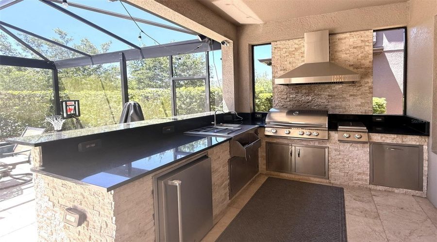 DELUXE Summer Kitchen