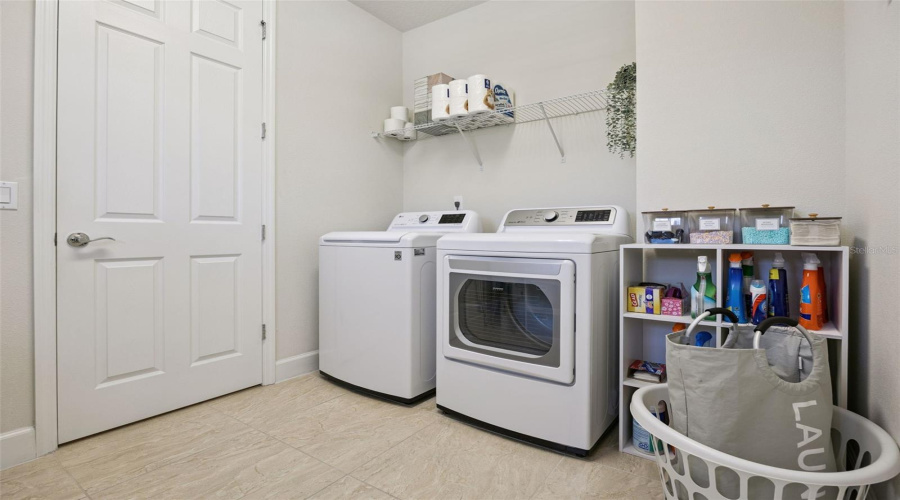 2nd Floor Laundry with Utility Tub