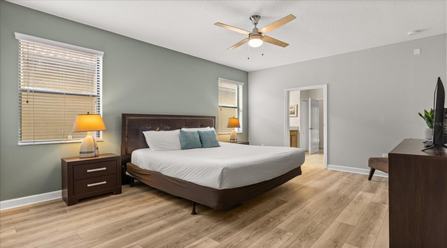DAVENPORT, Florida 33896, 7 Bedrooms Bedrooms, ,5 BathroomsBathrooms,Residential,For Sale,MYRTLEWOOD,0,MFRO6400660