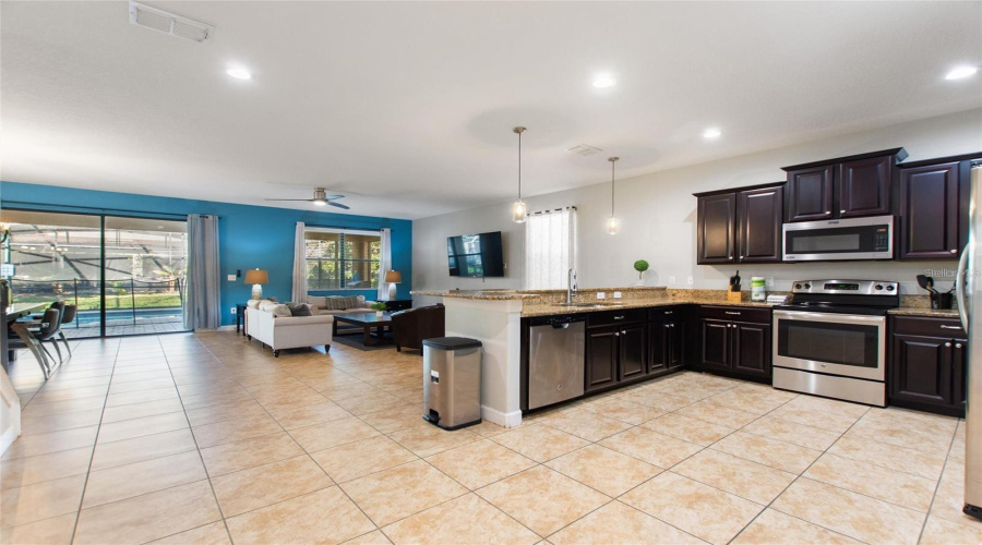 DAVENPORT, Florida 33896, 7 Bedrooms Bedrooms, ,5 BathroomsBathrooms,Residential,For Sale,MYRTLEWOOD,0,MFRO6400660