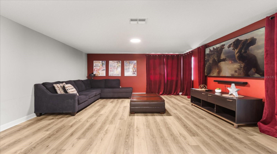DAVENPORT, Florida 33896, 7 Bedrooms Bedrooms, ,5 BathroomsBathrooms,Residential,For Sale,MYRTLEWOOD,0,MFRO6400660