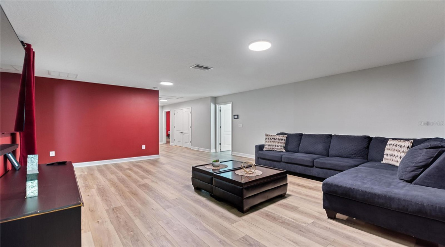 DAVENPORT, Florida 33896, 7 Bedrooms Bedrooms, ,5 BathroomsBathrooms,Residential,For Sale,MYRTLEWOOD,0,MFRO6400660