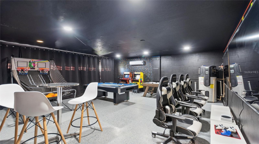 DAVENPORT, Florida 33896, 7 Bedrooms Bedrooms, ,5 BathroomsBathrooms,Residential,For Sale,MYRTLEWOOD,0,MFRO6400660