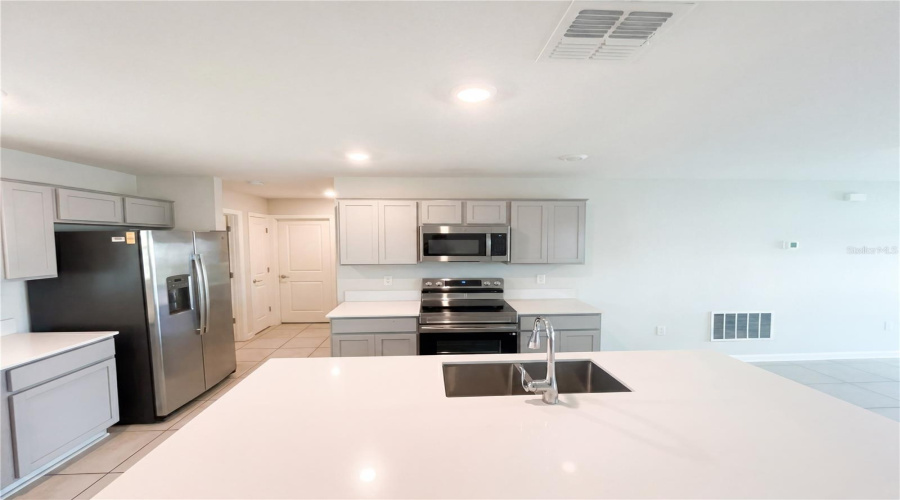 KISSIMMEE, Florida 34746, 3 Bedrooms Bedrooms, ,2 BathroomsBathrooms,Residential,For Sale,SUNNY CREEK,0,MFRO6400675