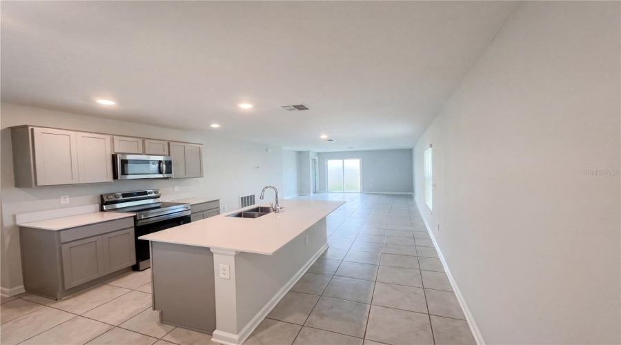 KISSIMMEE, Florida 34746, 3 Bedrooms Bedrooms, ,2 BathroomsBathrooms,Residential,For Sale,SUNNY CREEK,0,MFRO6400675