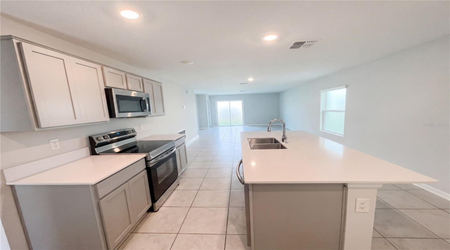 KISSIMMEE, Florida 34746, 3 Bedrooms Bedrooms, ,2 BathroomsBathrooms,Residential,For Sale,SUNNY CREEK,0,MFRO6400675
