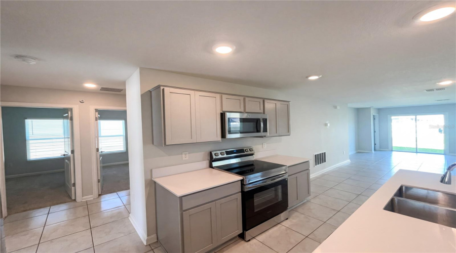 KISSIMMEE, Florida 34746, 3 Bedrooms Bedrooms, ,2 BathroomsBathrooms,Residential,For Sale,SUNNY CREEK,0,MFRO6400675