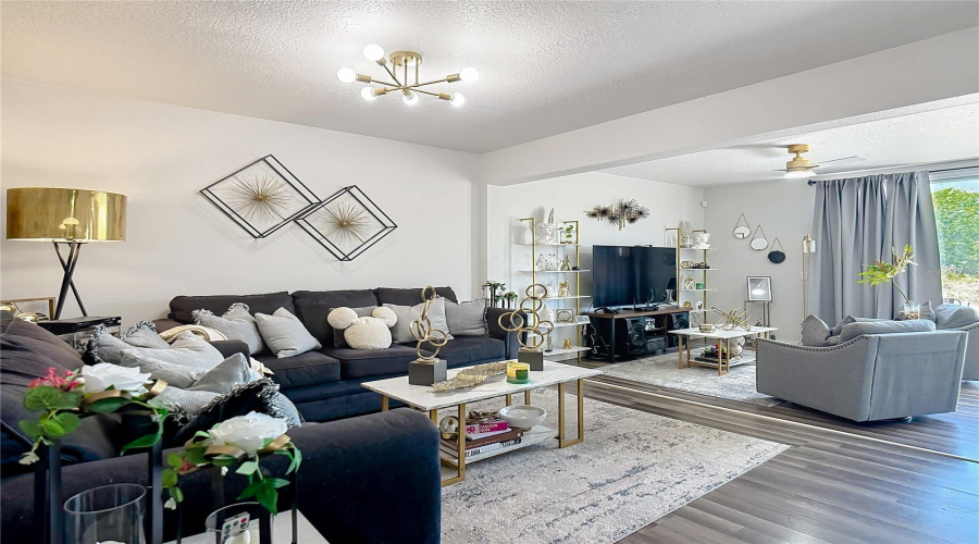 DAVENPORT, Florida 33897, 4 Bedrooms Bedrooms, ,3 BathroomsBathrooms,Residential,For Sale,ORCHID,0,MFRO6400413