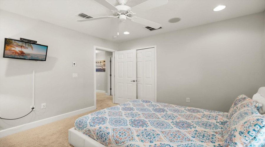 DAVENPORT, Florida 33837, 6 Bedrooms Bedrooms, ,5 BathroomsBathrooms,Residential,For Sale,ORANGE COSMOS,0,MFRO6365702