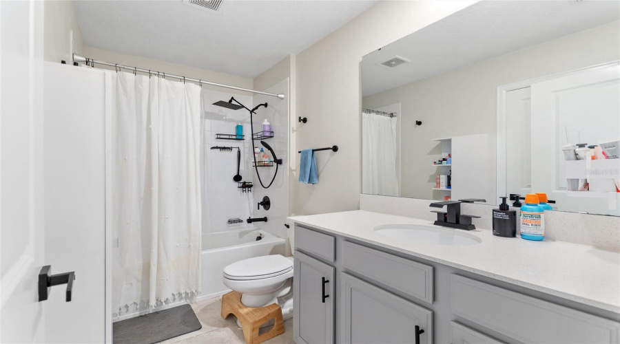 DAVENPORT, Florida 33896, 3 Bedrooms Bedrooms, ,2 BathroomsBathrooms,Residential,For Sale,FLUFFY LIE,0,MFRS5148212