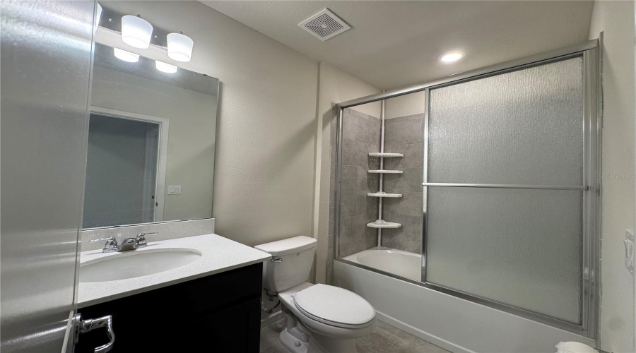 DAVENPORT, Florida 33896, 4 Bedrooms Bedrooms, ,3 BathroomsBathrooms,Residential,For Sale,CHARMING AVE,0,MFRO6400556