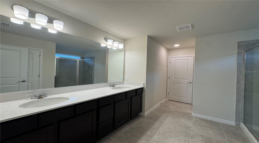 DAVENPORT, Florida 33896, 4 Bedrooms Bedrooms, ,3 BathroomsBathrooms,Residential,For Sale,CHARMING AVE,0,MFRO6400556