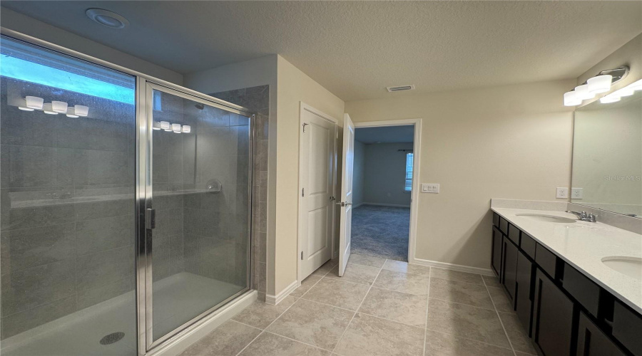 DAVENPORT, Florida 33896, 4 Bedrooms Bedrooms, ,3 BathroomsBathrooms,Residential,For Sale,CHARMING AVE,0,MFRO6400556