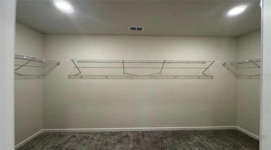 DAVENPORT, Florida 33896, 4 Bedrooms Bedrooms, ,3 BathroomsBathrooms,Residential,For Sale,CHARMING AVE,0,MFRO6400556