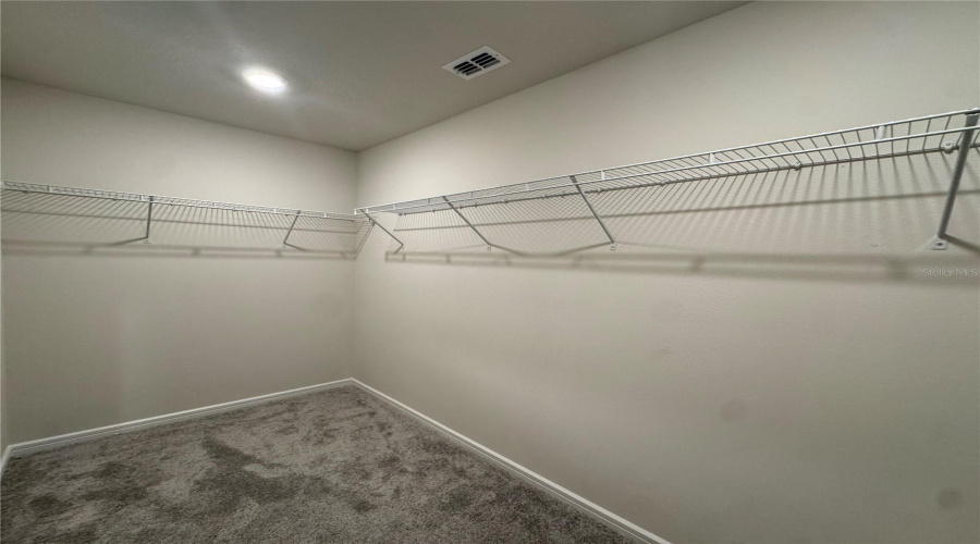 DAVENPORT, Florida 33896, 4 Bedrooms Bedrooms, ,3 BathroomsBathrooms,Residential,For Sale,CHARMING AVE,0,MFRO6400556