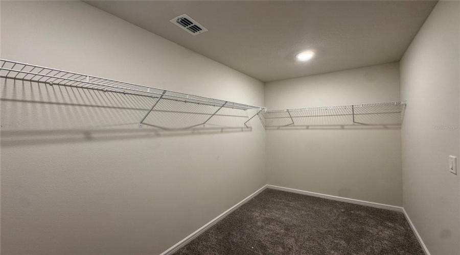 DAVENPORT, Florida 33896, 4 Bedrooms Bedrooms, ,3 BathroomsBathrooms,Residential,For Sale,CHARMING AVE,0,MFRO6400556