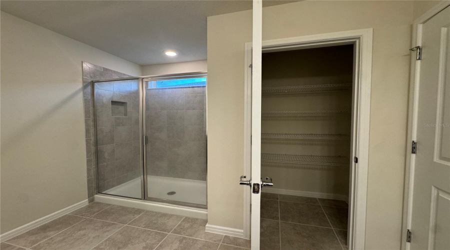 DAVENPORT, Florida 33896, 4 Bedrooms Bedrooms, ,3 BathroomsBathrooms,Residential,For Sale,CHARMING AVE,0,MFRO6400556