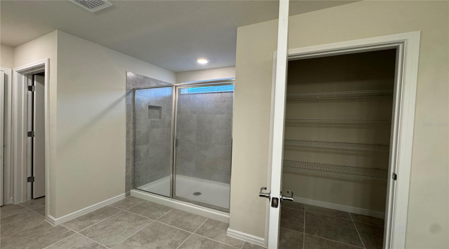 DAVENPORT, Florida 33896, 4 Bedrooms Bedrooms, ,3 BathroomsBathrooms,Residential,For Sale,CHARMING AVE,0,MFRO6400556