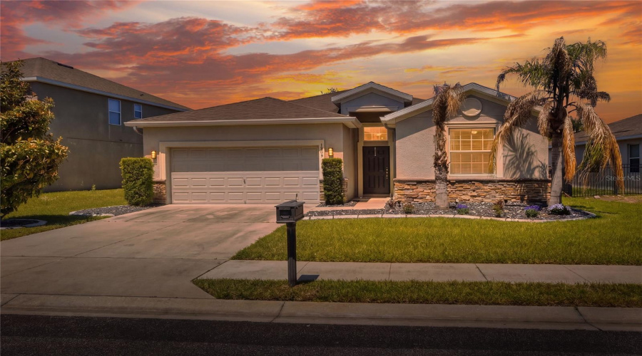 DAVENPORT, Florida 33837, 4 Bedrooms Bedrooms, ,3 BathroomsBathrooms,Residential,For Sale,CORTLAND,0,MFRL4961107