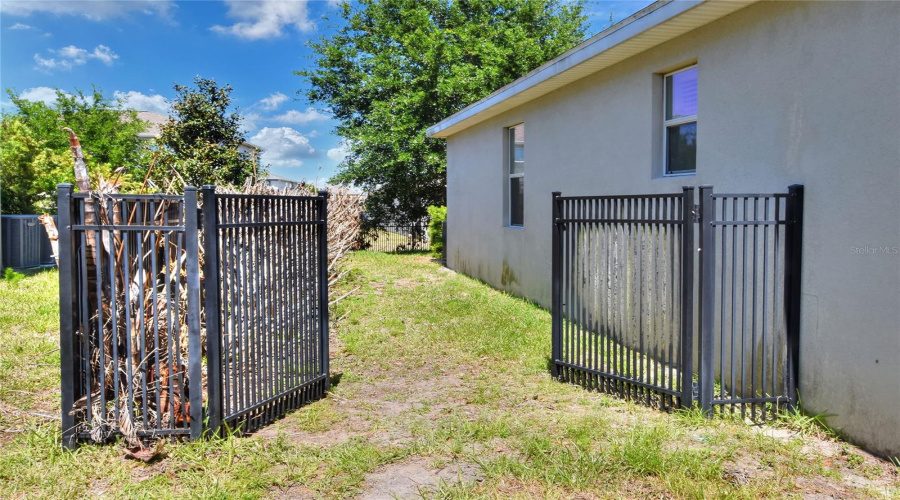 DAVENPORT, Florida 33837, 4 Bedrooms Bedrooms, ,3 BathroomsBathrooms,Residential,For Sale,CORTLAND,0,MFRL4961107