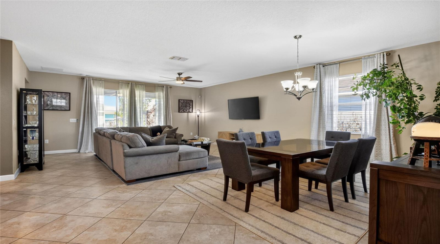 DAVENPORT, Florida 33837, 4 Bedrooms Bedrooms, ,3 BathroomsBathrooms,Residential,For Sale,CORTLAND,0,MFRL4961107