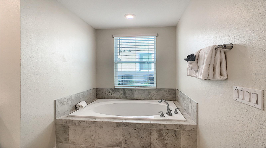 DAVENPORT, Florida 33896, 2 Bedrooms Bedrooms, ,2 BathroomsBathrooms,Residential,For Sale,OCEAN COURSE,0,MFRS5148255