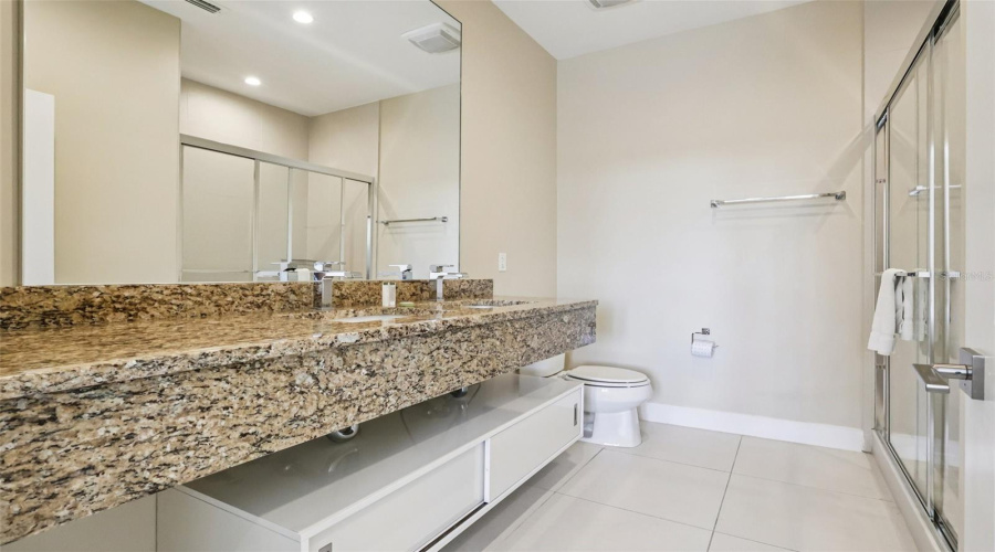 KISSIMMEE, Florida 34747, 4 Bedrooms Bedrooms, ,4 BathroomsBathrooms,Residential,For Sale,BRASILIA,0,MFRO6398263