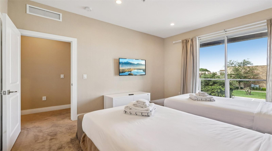 KISSIMMEE, Florida 34747, 4 Bedrooms Bedrooms, ,4 BathroomsBathrooms,Residential,For Sale,BRASILIA,0,MFRO6398263