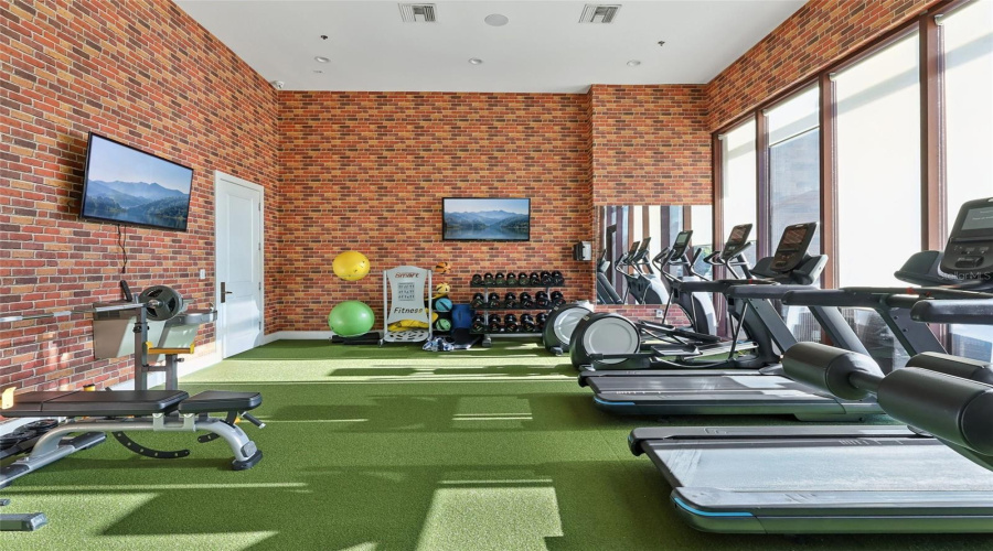 KISSIMMEE, Florida 34747, 4 Bedrooms Bedrooms, ,4 BathroomsBathrooms,Residential,For Sale,BRASILIA,0,MFRO6398263