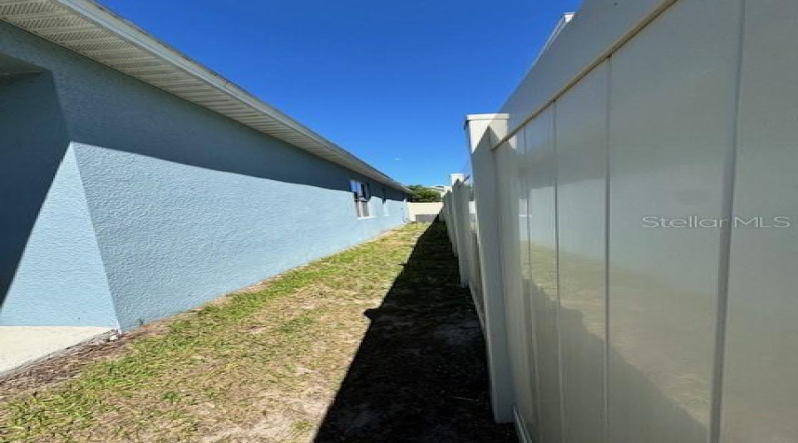 DAVENPORT, Florida 33837, 3 Bedrooms Bedrooms, ,2 BathroomsBathrooms,Residential,For Sale,COOL SUMMER,0,MFRS5147759