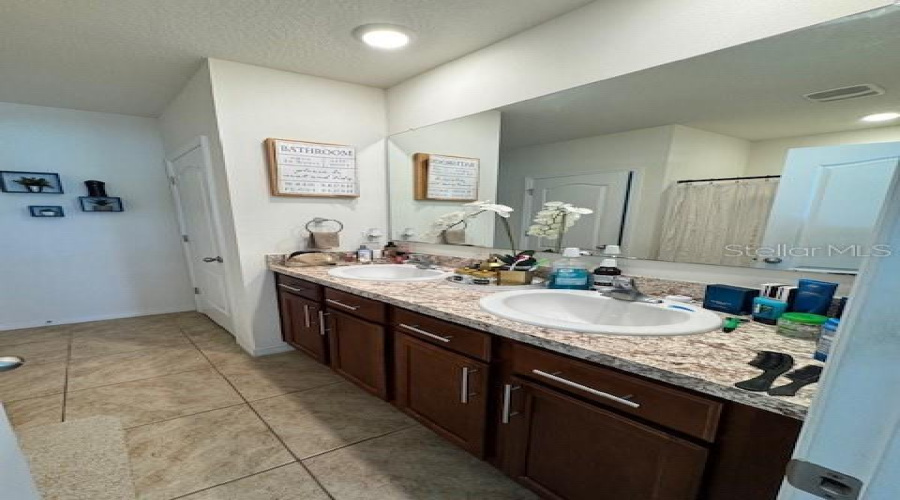 DAVENPORT, Florida 33837, 3 Bedrooms Bedrooms, ,2 BathroomsBathrooms,Residential,For Sale,COOL SUMMER,0,MFRS5147759