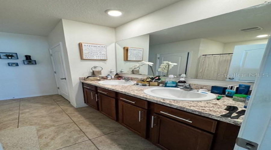 DAVENPORT, Florida 33837, 3 Bedrooms Bedrooms, ,2 BathroomsBathrooms,Residential,For Sale,COOL SUMMER,0,MFRS5147759