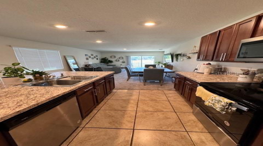 DAVENPORT, Florida 33837, 3 Bedrooms Bedrooms, ,2 BathroomsBathrooms,Residential,For Sale,COOL SUMMER,0,MFRS5147759