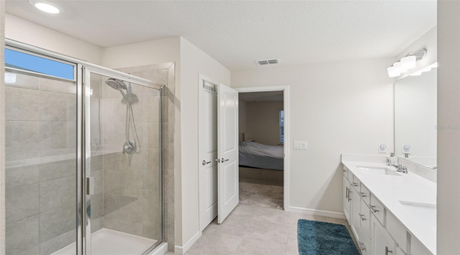 DAVENPORT, Florida 33896, 5 Bedrooms Bedrooms, ,3 BathroomsBathrooms,Residential,For Sale,DELIGHTFUL,0,MFRO6400793