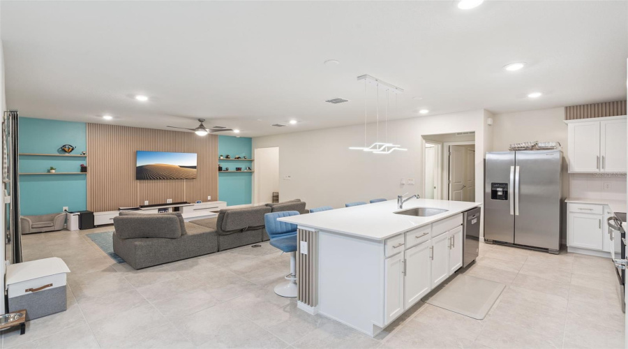 DAVENPORT, Florida 33896, 5 Bedrooms Bedrooms, ,3 BathroomsBathrooms,Residential,For Sale,DELIGHTFUL,0,MFRO6400793