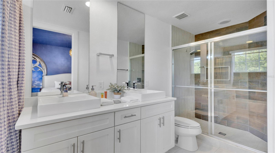 KISSIMMEE, Florida 34747, 4 Bedrooms Bedrooms, ,4 BathroomsBathrooms,Residential,For Sale,SUNRISE SHORES,0,MFRO6400855