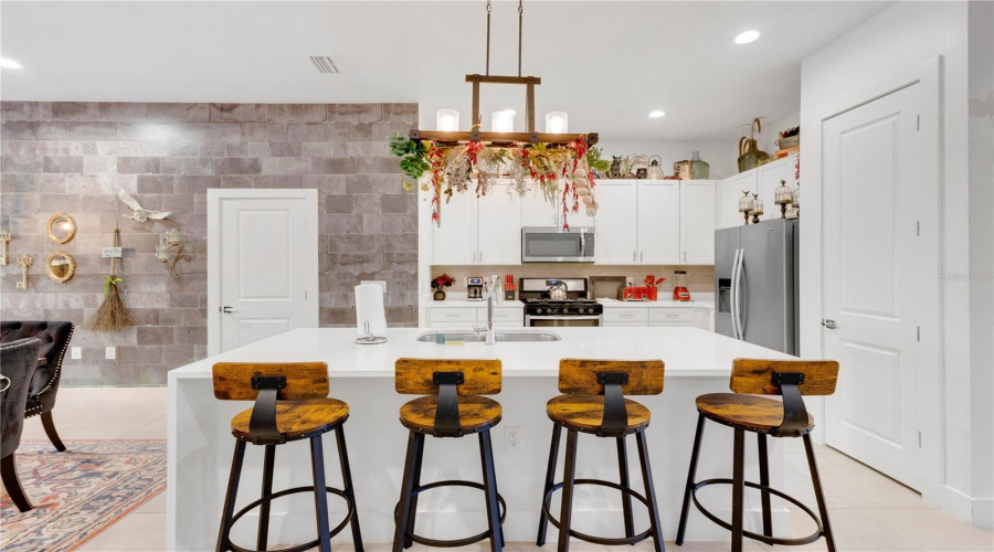 KISSIMMEE, Florida 34747, 4 Bedrooms Bedrooms, ,4 BathroomsBathrooms,Residential,For Sale,SUNRISE SHORES,0,MFRO6400855