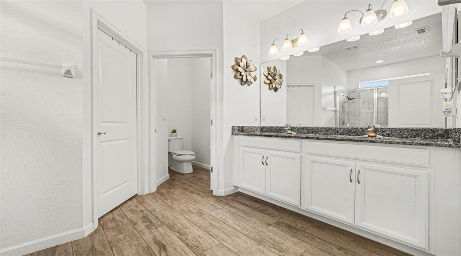 DAVENPORT, Florida 33837, 3 Bedrooms Bedrooms, ,2 BathroomsBathrooms,Residential,For Sale,SAPPHIRE DR,0,MFRTB8500041